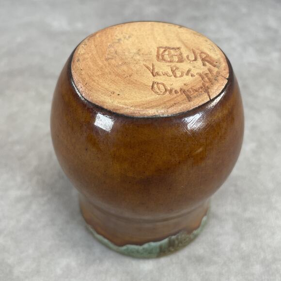 Van Briggle 1920s Art Pottery Brown Glaze Ceramic Miniature Cabinet Vase 3.5" - Picture 5 of 6